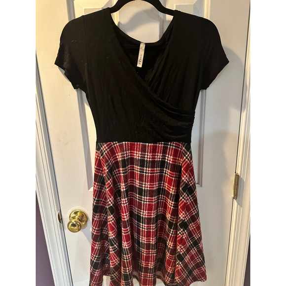 Gilli Surplus dress - Picture 1 of 2